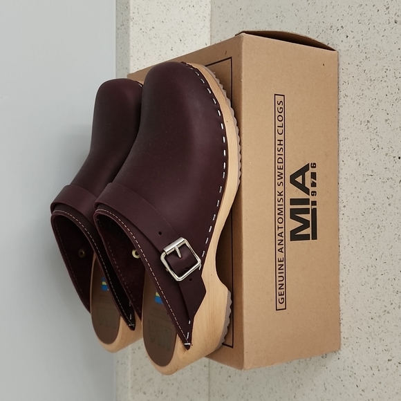 mia, Swedish Clogs, 7M, Leather, Wine - Picture 3 of 4